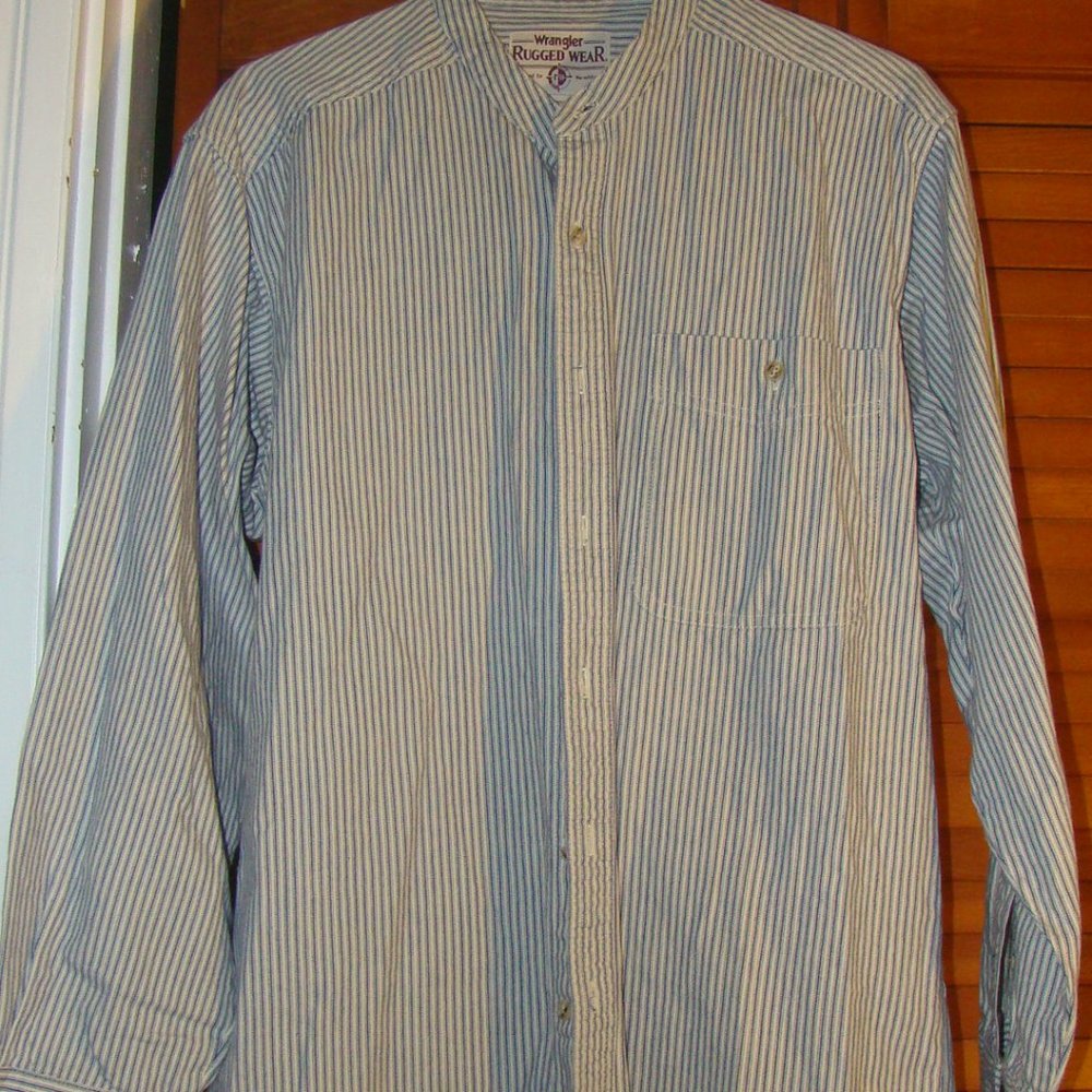 Wrangler Rugged Wear Shirt Mens Blue White Strips Medium Long Sleeve